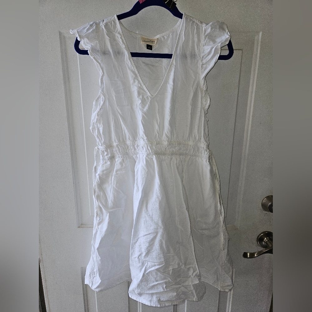White Sleeveless Dress